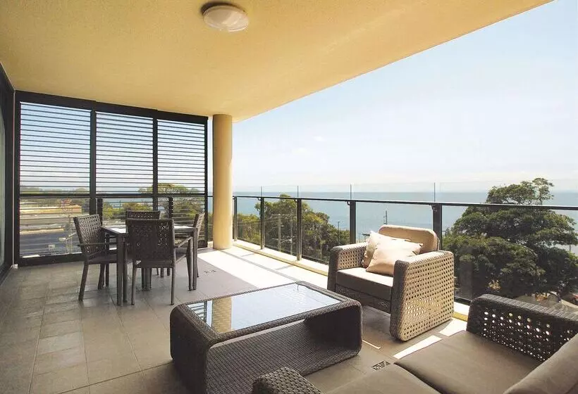 ホテル Oaks Redcliffe Mon Komo Suites