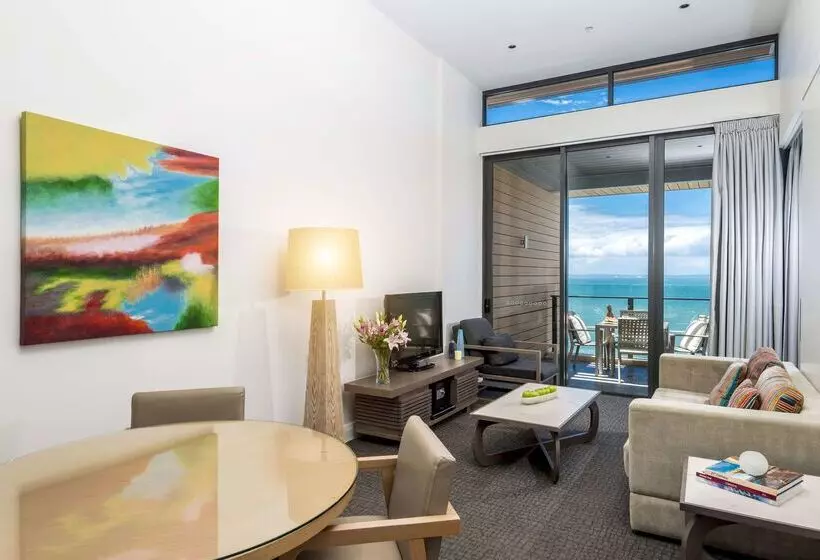 ホテル Oaks Redcliffe Mon Komo Suites