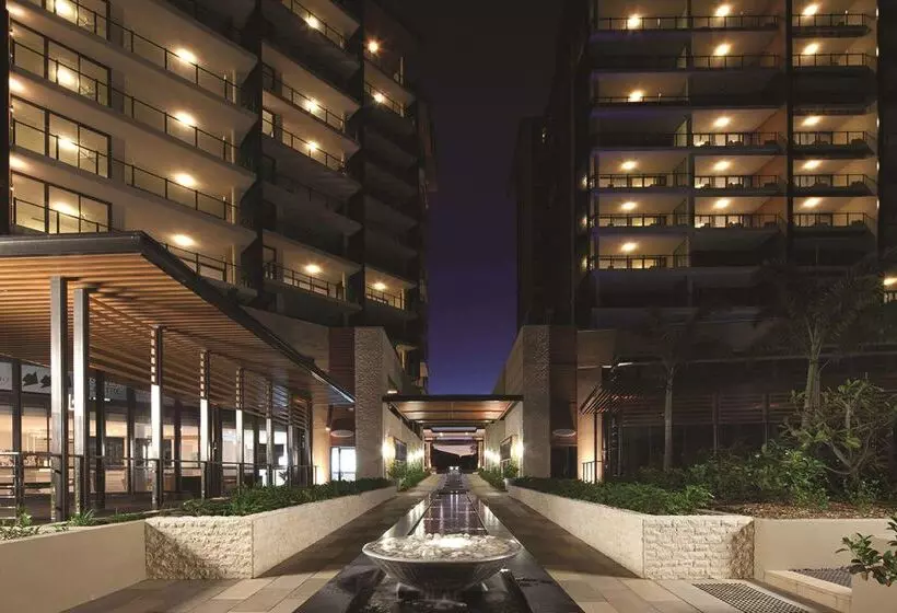 ホテル Oaks Redcliffe Mon Komo Suites