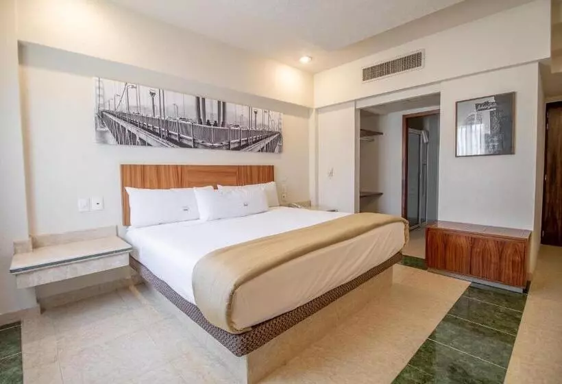 Отель Real Del Sol Zona Expo E Industrial