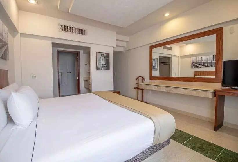 Отель Real Del Sol Zona Expo E Industrial