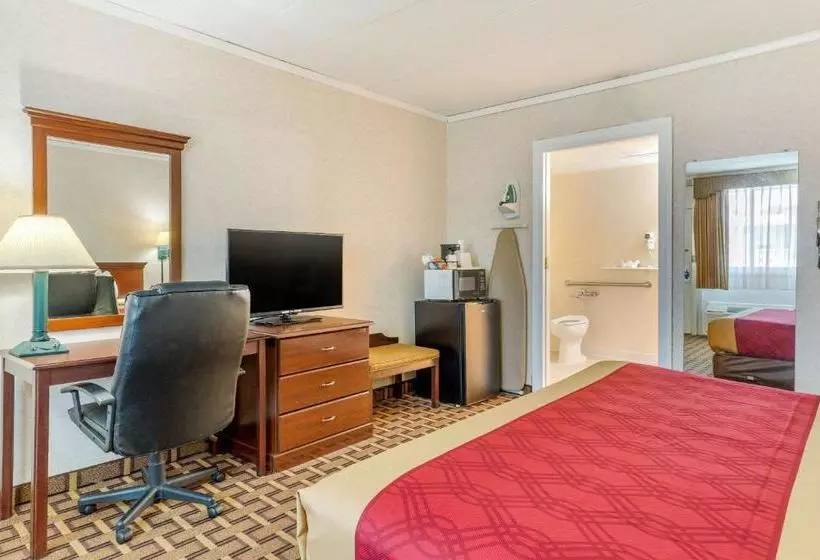 فندق Rodeway Inn Mystic