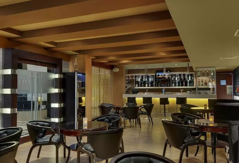 호텔 Royalton Hyderabad Abids