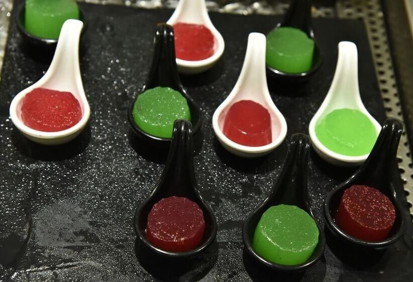 호텔 Royalton Hyderabad Abids