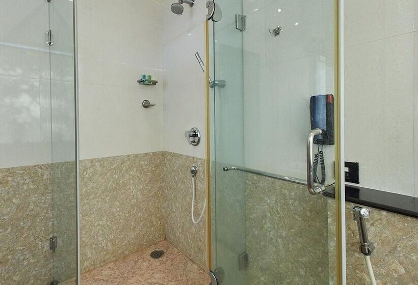 호텔 Royalton Hyderabad Abids