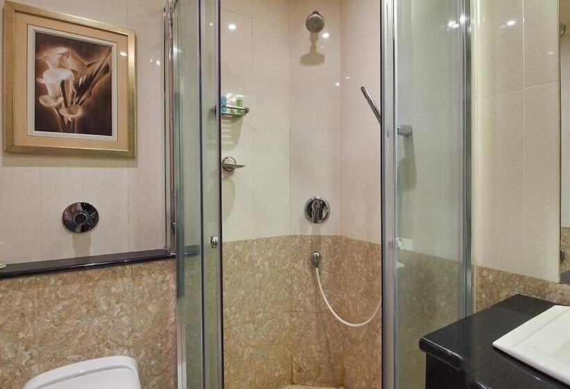 호텔 Royalton Hyderabad Abids