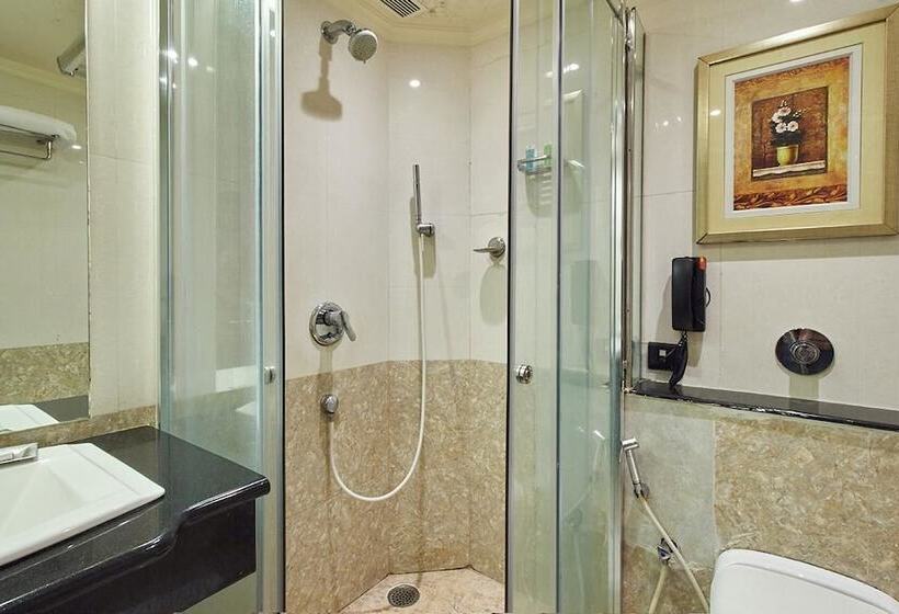 호텔 Royalton Hyderabad Abids