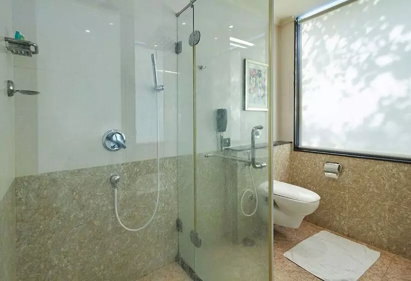 호텔 Royalton Hyderabad Abids