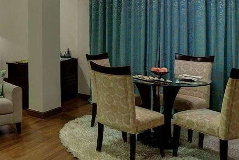 호텔 Royalton Hyderabad Abids