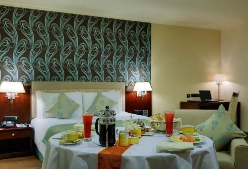 호텔 Royalton Hyderabad Abids