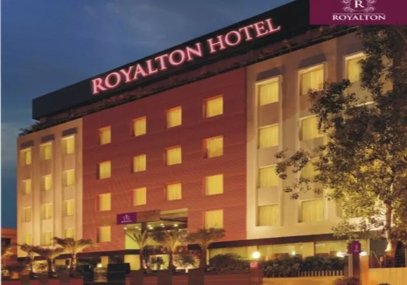 호텔 Royalton Hyderabad Abids