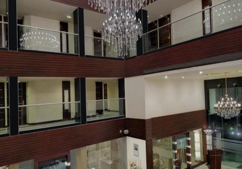 호텔 Royalton Hyderabad Abids