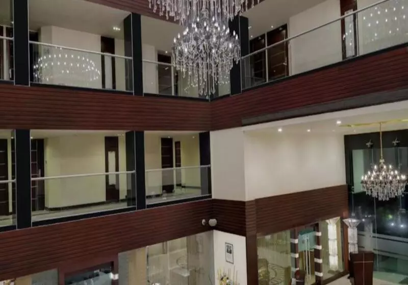 호텔 Royalton Hyderabad Abids