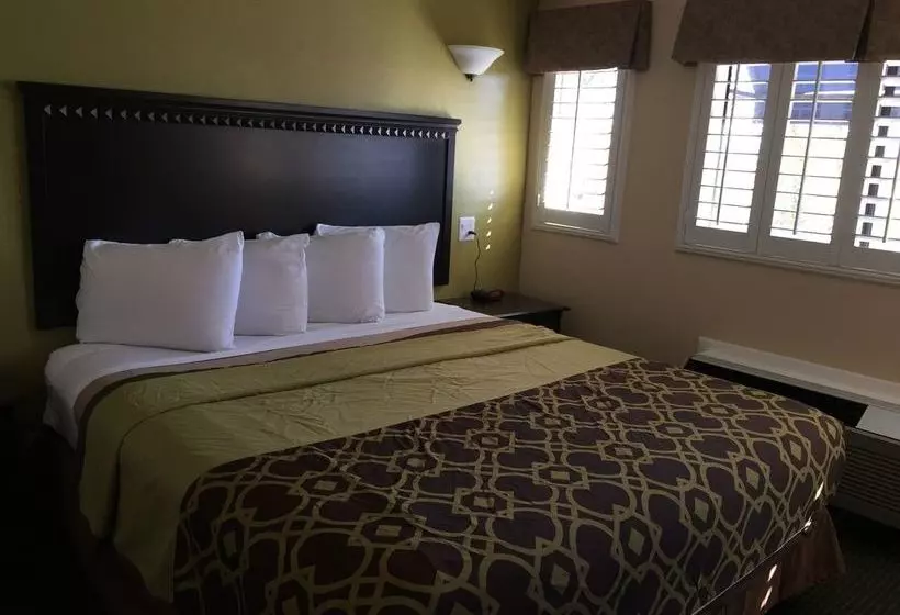 호텔 Travelodge By Wyndham Chatsworth