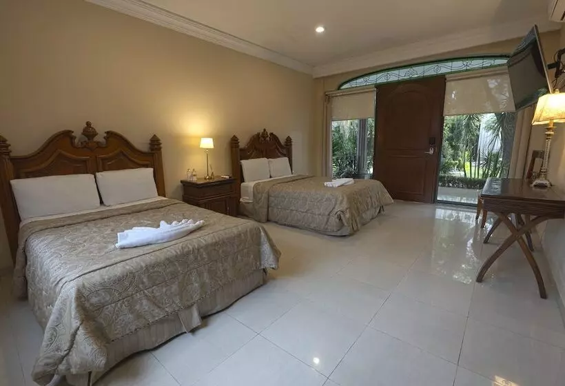 Отель Villa Florencia