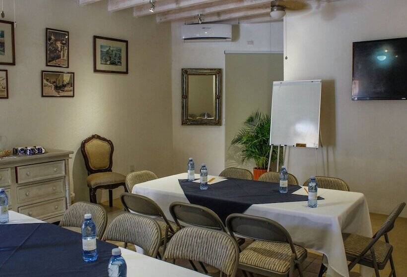 هتل Villa Mirasol