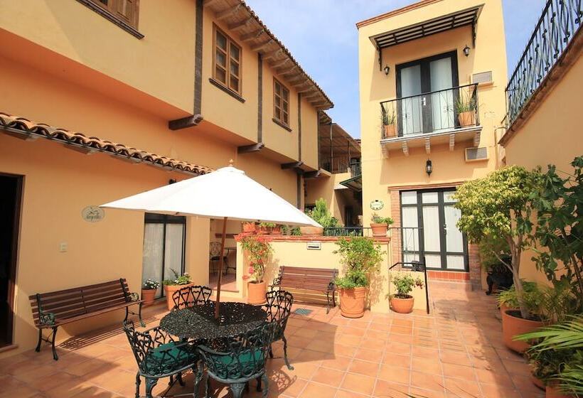 هتل Villa Mirasol