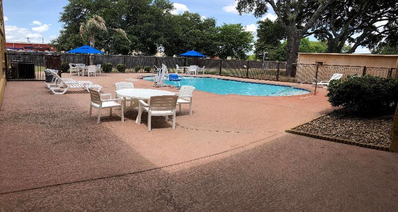 Surestay Plus Hotel By Best Western San Antonio North