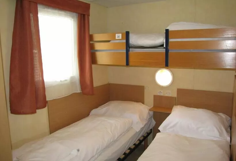 ホテル Balatontourist Füred Kemping&üdülőfalu