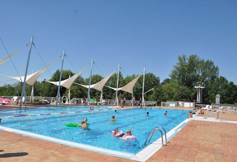 酒店 Balatontourist Füred Kemping&üdülőfalu