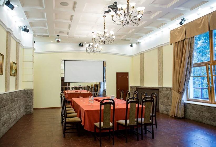 فندق Country Club Dacha