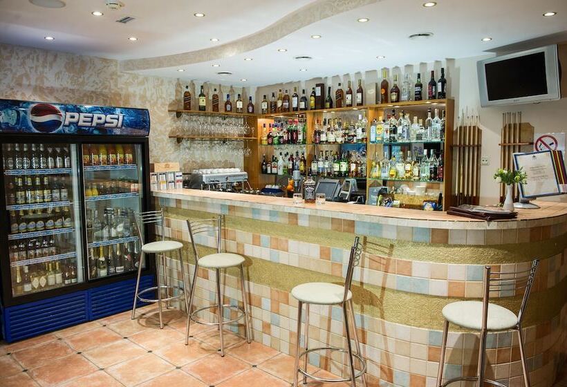 فندق Country Club Dacha