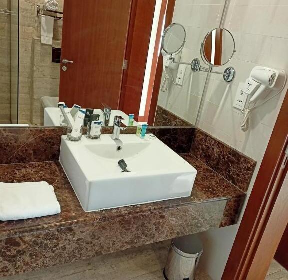 هتل Grand Tourist