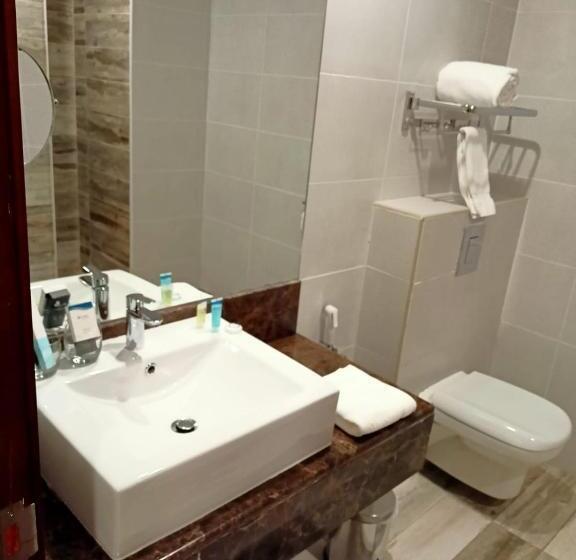 هتل Grand Tourist