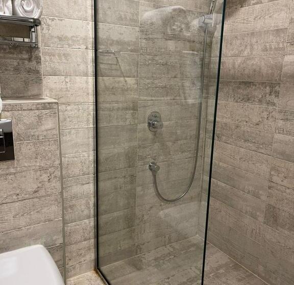 هتل Grand Tourist