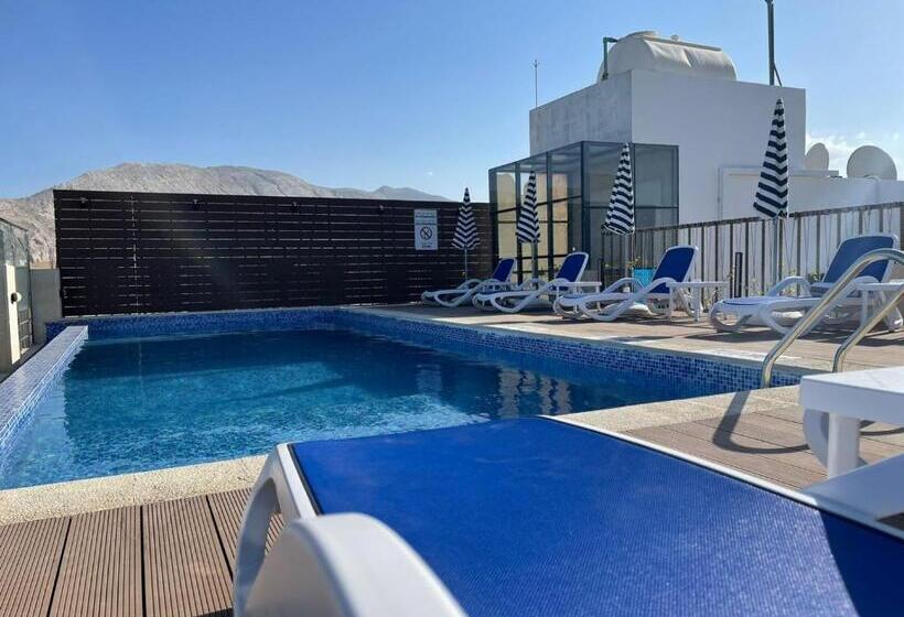 هتل Grand Tourist