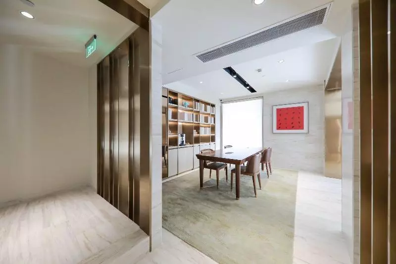 هتل Ji  Shanghai The Bund Sichuan Zhong Road