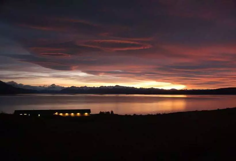 Hotelli Lakestone Lodge