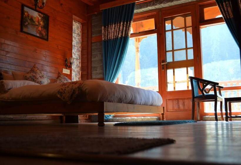 Hotel 8fold By Larisa, Jibhi