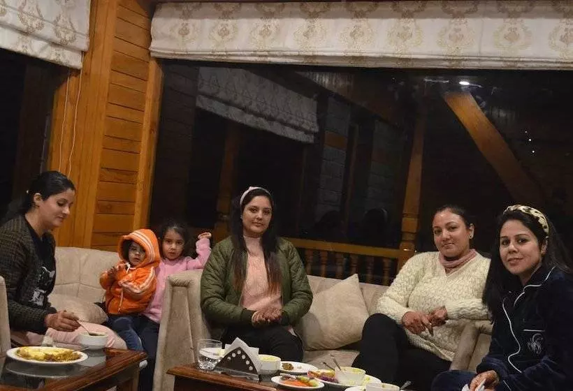 ホテル 8fold By Larisa, Jibhi