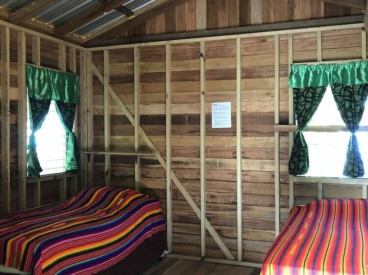 هتل T.r.e.e.s Research Center And Eco Lodge