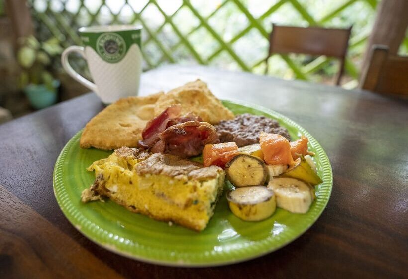 فندق T.r.e.e.s Research Center And Eco Lodge