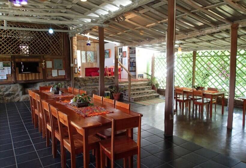 فندق T.r.e.e.s Research Center And Eco Lodge