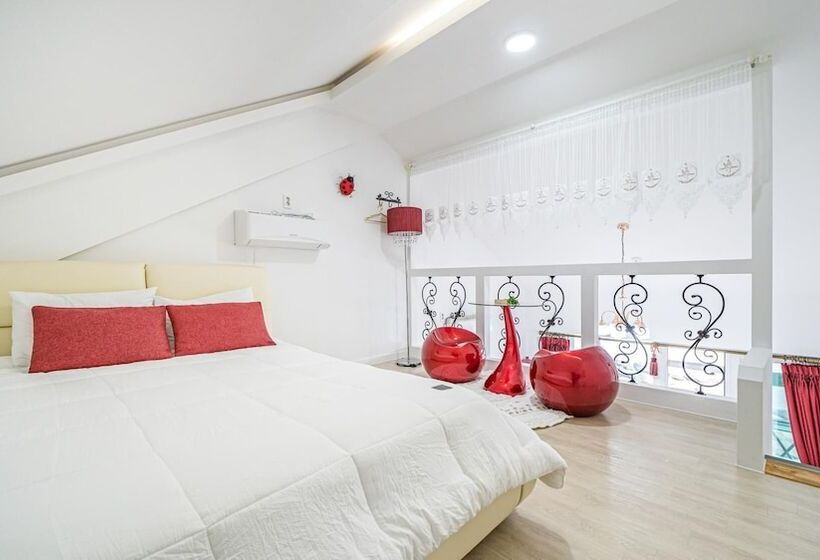 Namhae Opera House Pension