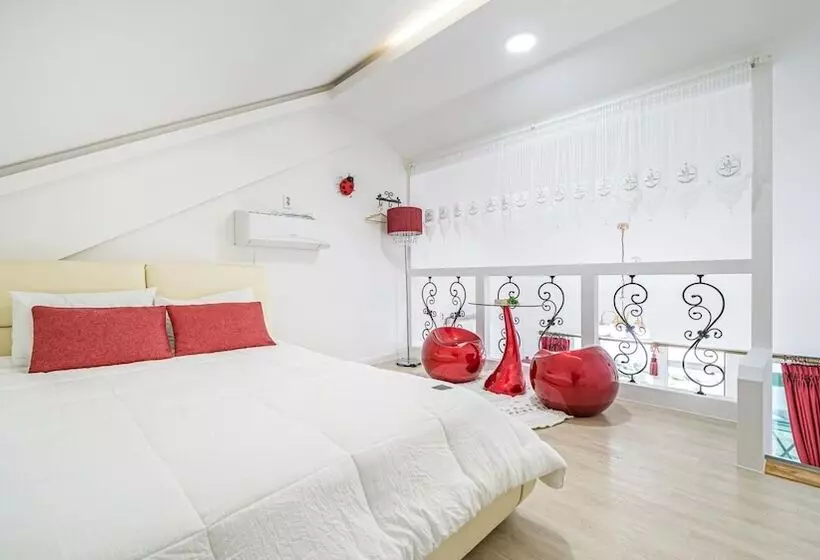 Namhae Opera House Pension