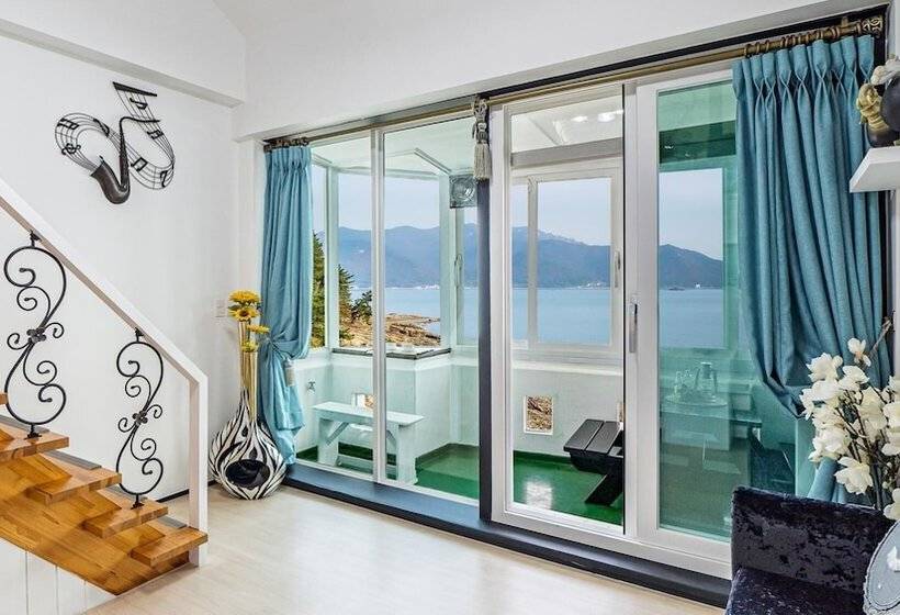 Namhae Opera House Pension