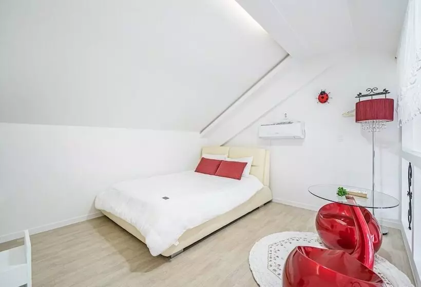 Namhae Opera House Pension