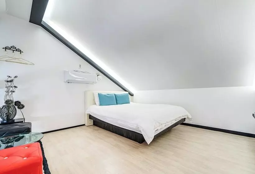 Namhae Opera House Pension