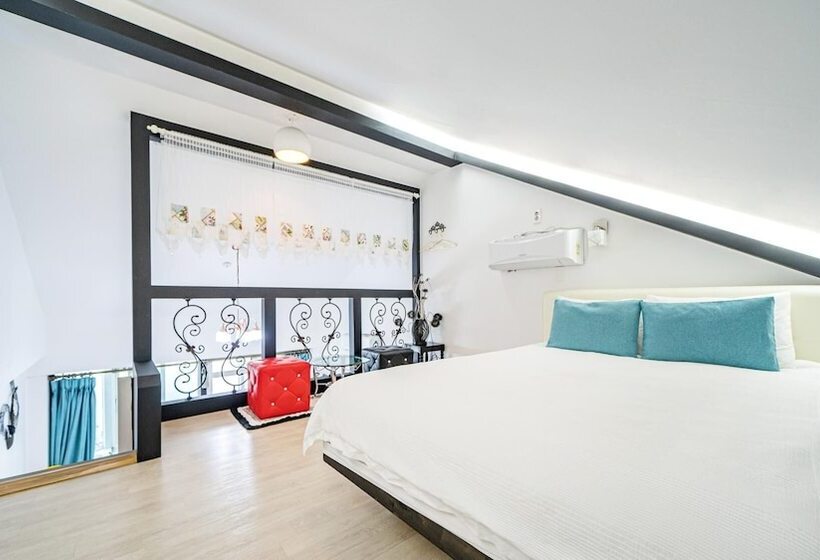 Namhae Opera House Pension