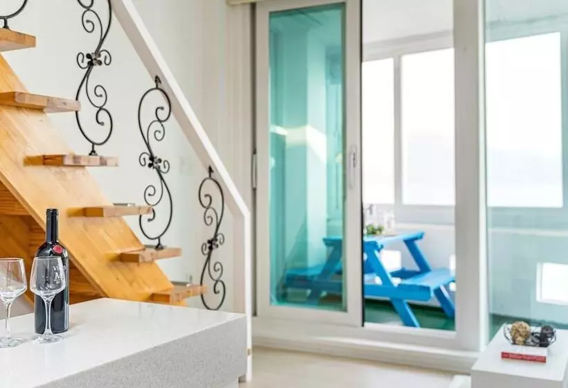 Namhae Opera House Pension