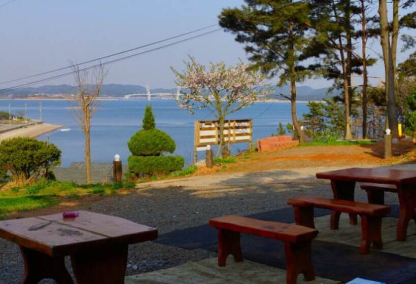 Taean Gomseom Hwangto Pension