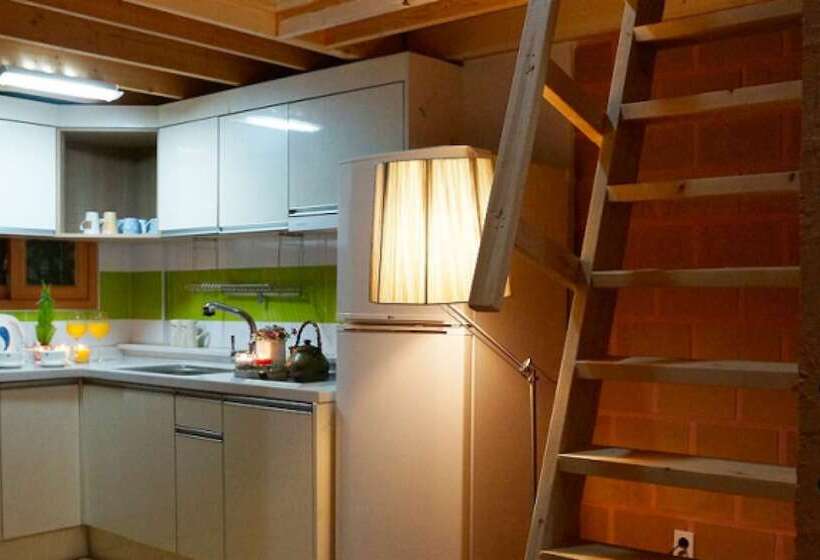 Taean Gomseom Hwangto Pension