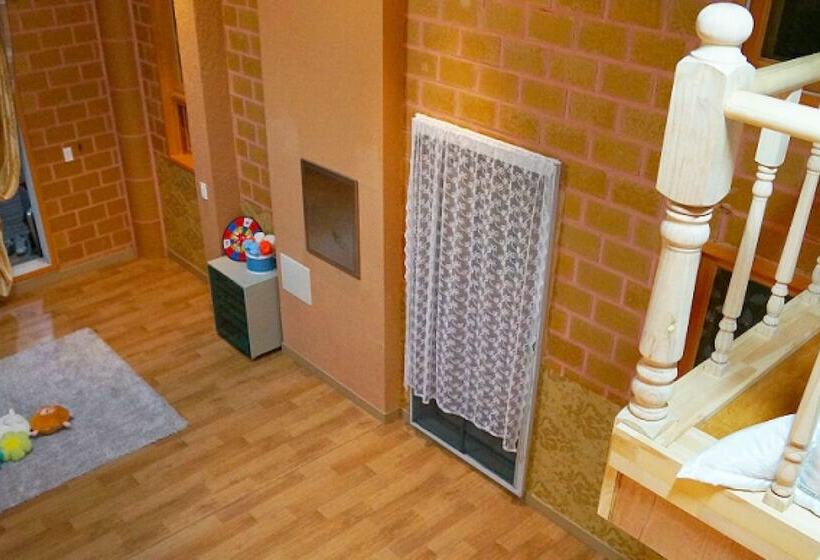 Taean Gomseom Hwangto Pension