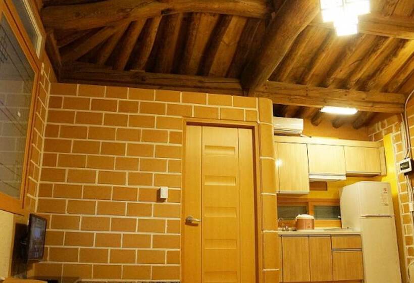 Taean Gomseom Hwangto Pension