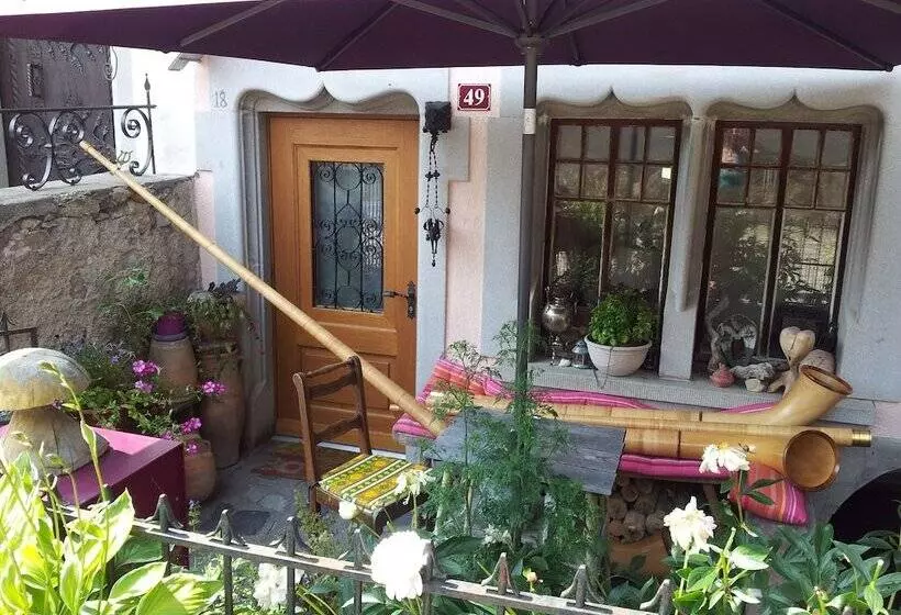 Hotelli Au Soleil De Gruyères Chez Chantal