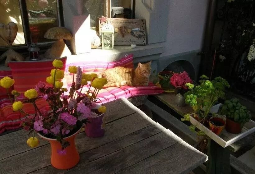 Hotelli Au Soleil De Gruyères Chez Chantal